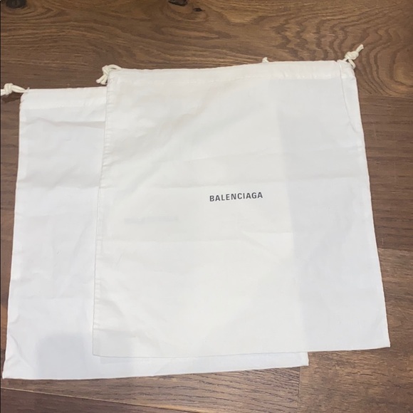 dust bag balenciaga
